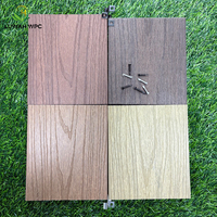 Revêtement de sol WPC moderne en bois-plastique, co-extrusion, surface lisse, pour parcs et cours, pose facile par clipsage
