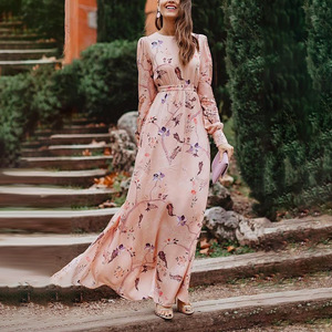 Robe de demoiselle d'honneur élégante imprimée rose à taille mi-haute, dos nu, col rond, manches longues, printemps, été, automne pour femme - Product Image 1