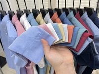 Kemeja Pria 100% Katun Oxford Kerah Kancing Lengan Panjang Warna Solid Kasual Regular Fit untuk Logo Kustom OEM ODM