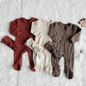 Детский трикотажный комбинезон-слип из 95% хлопка и 5% спандекса, мягкий, в рубчик, с длинными рукавами, с повязкой на голову с бантом - Product Image 1