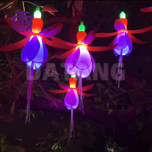 Lanterne suspendue à simulation dynamique IP65 personnalisée, modèle de lampe en forme de fleur pour l'éclairage festif nocturne des parcs et des paysages - Product Image 5