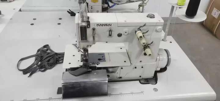Used Kansai B2000C Industrial Double Needle Double Chain Stitch Belt ...
