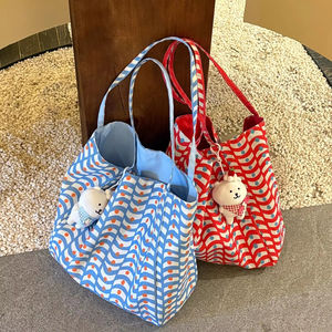 Sac en toile à carreaux rouges de style nouveau pour femmes, grande capacité, sac à bandoulière, sac en tissu réversible - Product Image 1