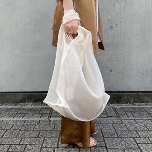 Sac à main en organza personnalisable, léger, doux, de luxe, durable, avec étiquette personnalisée, idéal pour le shopping - Product Image 3