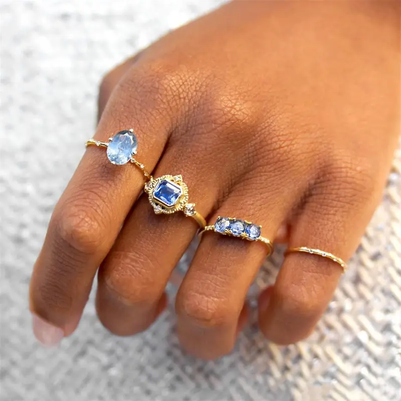 Anello in zircone opale blu chiaro da donna di vendita caldo in europa e in America fashion OL cold wind placcatura in rame anello con gemma in oro 18 carati
