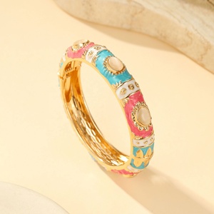 กำไลข้อมือแฟชั่นผู้หญิง Daili ดีไซน์เปิดประดับหินรูปตาแมว ลวดลายเคลือบสีแบบโคลอซอนเน่ สำหรับผู้ใหญ่ แบบข้ามพรมแดน ชุบเคลือบน้ำมัน - Product Image 5