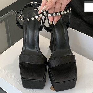 Chaussures d'été sexy décontractées à talons compensés et plateforme, imperméables, style européen et américain, pour femmes, avec cristaux, idéales pour l'extérieur - Collection 2025 - Product Image 5