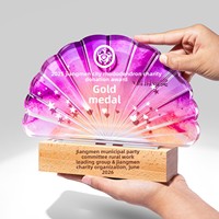 Nouveau Trophée 2026 en Bois de Hêtre Cristallin, Récompense Créative Personnalisée en Forme de Pétale pour Employés Exceptionnels, Gravure Personnalisée