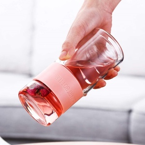 Botella de agua de vidrio de calidad alimentaria con infusor de té, taza de viaje de 7 oz con filtro. - Product Image 1