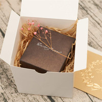 Boîtes cadeaux en carton blanc robuste à ouverture facile pour l'emballage de bougies chauffe-plat, savons, échantillons cosmétiques, bagues et boucles d'oreilles