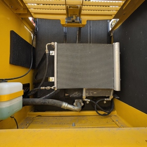 Excavadora Hidráulica Usada Komatsu PC240 de 24 Toneladas, Modelo 2024, Motor Cummins, Capacidad de Cucharón de 1.2m, Probada en Alta Humedad - Product Image 2