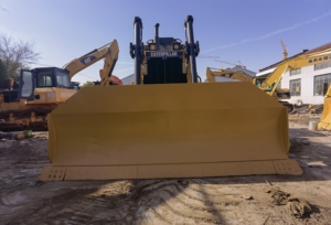 Topadora de cadenas CAT D6R usada a bajo precio, equipo de construcción con bomba hidráulica Kawasaki, entrega rápida a todos los países - Product Image 2