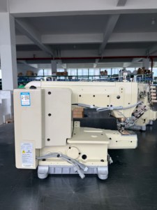 Machine à interlock industrielle à moteur pas à pas RONMACK RM-787BJ-356-EWT - Alimentation manuelle, nouveaux composants de moteur et d'engrenage haute vitesse - Product Image 2