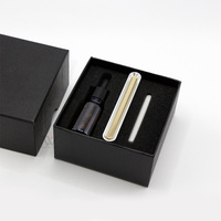 Diffuseur d'air pour voiture en métal solide avec logo personnalisable, style moderne et simple pour l'aromathérapie
