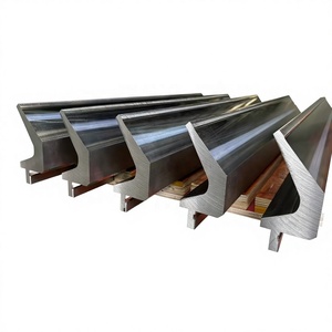 Punzoni e Stampi Personalizzati ad Alta Precisione per Pressa Piegatrice Idraulica a Collo d'Oca - Product Image 1