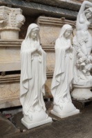 Vente en gros à prix réduit, statue de la Vierge Marie en marbre blanc naturel, statue religieuse en pierre catholique, statue de la Sainte Mère, statue de la Sainte Marie, statue de la Sainte Grâce