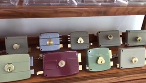 Poignées de porte de sécurité en laiton antique 540 Moyen-Orient, serrure à pêne dormant ronde à 3 points, serrure de porte de jardin en fer avec poignées et clés - Product Image 4