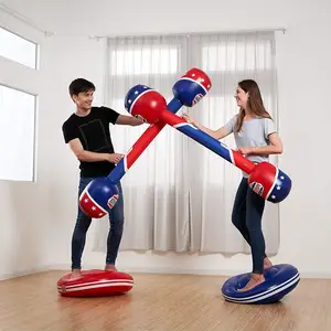 Jeu de joute gonflable pour l'extérieur et l'intérieur comprend 2 Batons de joute en PVC de qualité supérieure et 2 Podiums pour adultes et enfants