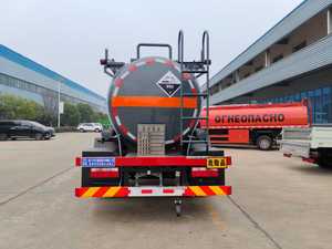 Nuevo Camión <span class=keywords><strong>Cisterna</strong></span> <span class=keywords><strong>de</strong></span> Combustible Diésel FAW 4X2 <span class=keywords><strong>de</strong></span> 6 Ruedas, Camión <span class=keywords><strong>Cisterna</strong></span> <span class=keywords><strong>de</strong></span> Gran Capacidad para Combustible, <span class=keywords><strong>Agua</strong></span> y Petróleo - Product Image 5