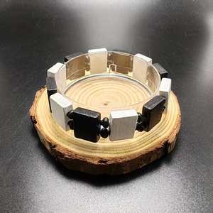 Pulsera de panel en blanco de madera mixta de dos colores para icono religioso santo pulsera de pieza cuadrada de madera <span class=keywords><strong>Rosario</strong></span> pulsera elástica - Product Image 2