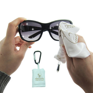 Chiffon de nettoyage pour lunettes en microfibre douce et durable, imprimé et personnalisé, écologique et portable avec mini pochette et échantillon gratuit - Product Image 1