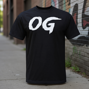 Camiseta Promocional Unisex de Cuello Redondo y Manga Corta con Estampado Gráfico Og en Estilo Pincel Blanco Intenso - Product Image 3