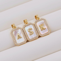 Nouveaux pendentifs breloques 26 lettres, bijoux incrustés de perles et de coquillages, alphabet A~Z, accessoires de bijoux personnalisés DIY pour initiales de nom