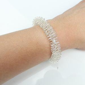 Metall feder Akupressur Hand Handgelenk <span class=keywords><strong>Massage</strong></span> ring Hand <span class=keywords><strong>massage</strong></span> gerät Feder ring Zappeln Spielzeug Stress abbau Armbänder und Fingerringe - Product Image 2