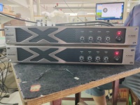 Üreticinin OEM sıcak satış X-4300 profesyonel ses 1.5U sınıf D hi-fi-seviye 4Cannel 4*300W dijital güç amplifikatörü