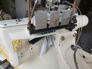 Machine à <span class=keywords><strong>coudre</strong></span> plate à bras courbé à quatre aiguilles JUKISMF-3620 d'occasion <span class=keywords><strong>avec</strong></span> couture décorative double face - Product Image 6