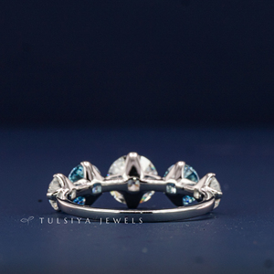 Anillo de Diamantes Sintéticos de Oro de 14K para Mujer, Anillo de Compromiso de Diamantes Creados en Laboratorio de Lujo con Detalles Laterales de Diamantes, Joyería Fina para Regalo - Product Image 3