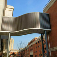 Volet aérodynamique motorisé de 100 mm à 300 mm avec lames en alliage d'aluminium pour application sur les toits et les murs d'hôtels, ouverture horizontale extérieure