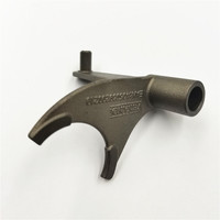 Service de fonderie de précision OEM par moulage à la cire perdue pour fourche de boîte de vitesses en acier allié