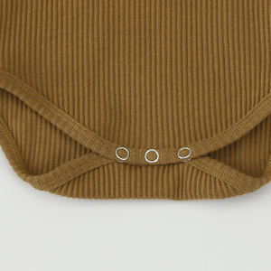 Venta al por Mayor de Nuevos Rompers de Verano para Bebé, de Color Natural, con Volantes y Mangas Cortas - Product Image 4