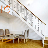 Facile à Installer Noir Mat Creux Double Petit Carré Balustre en Fer Forgé pour Escalier Intérieur