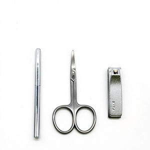 Ensemble <span class=keywords><strong>de</strong></span> coupe-ongles et <span class=keywords><strong>de</strong></span> coupe-poils nasaux en acier inoxydable artisanal <span class=keywords><strong>haut</strong></span> <span class=keywords><strong>de</strong></span> <span class=keywords><strong>gamme</strong></span> Kiya d'origine japonaise, comprenant des <span class=keywords><strong>ciseaux</strong></span> pour poils nasaux - Product Image 1