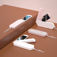 Miroir de maquillage pliable avec logo OEM, kit de miroirs cosmétiques portables, miroirs à main en gros pour cils avec peigne