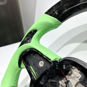 Volants sport en fibre de carbone forgée à LED pour Dodge Charger, Challenger et Grand Cherokee SRT, commande minimum d'une pièce - Product Image 5