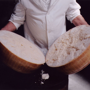 ชีสแข็ง100% แลคโตสจากธรรมชาติอายุ18เดือนอุดมไปด้วยโปรตีนแคลเซียม20กก. Parmigiano reggiano ไม่มีสารกันบูด - Product Image 3