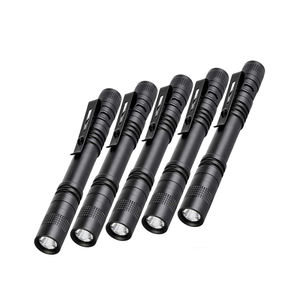 Linterna Táctica LED de Aluminio al por Mayor, Resistente al Agua IP65, Linterna de Camping con Clip, Mini Linterna de Bolsillo, 2 Pilas AA - Product Image 1