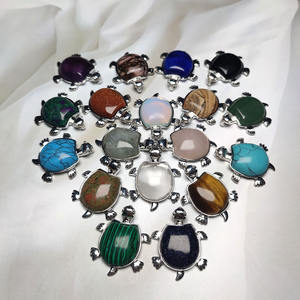 Pendentif tortue en pierre naturelle de cristal, artisanat de guérison, ornement de table mignon, bijoux tendance - Product Image 6