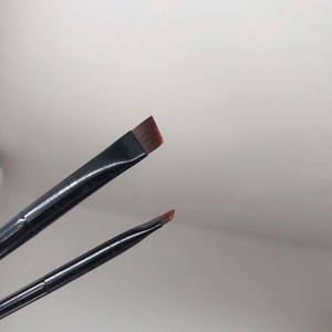 Biểu Tượng Tùy Chỉnh Slanted Lớn Nhỏ Lông Mày Bàn Chải Màu Đen Trang Điểm Bút Kẻ Mắt Bàn Chải Với Lông Mềm - Product Image 5