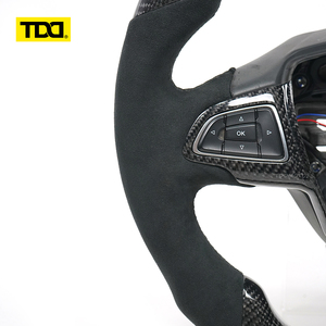 พวงมาลัยคาร์บอนไฟเบอร์แท้ TDD พร้อมไฟ LED สำหรับ Ford Focus RS - Product Image 3