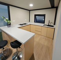 Maisons conteneurs multifonctionnelles en panneaux sandwich préfabriqués en acier - Écologiques, alimentées à l'énergie solaire, résistantes au feu, pour écoles et salons