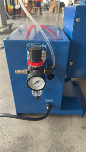 เครื่องจ่ายกาวร้อนแบบลมแรงดันสูง ควบคุมด้วยเท้า สำหรับรองเท้าและกระเป๋า - Product Image 6
