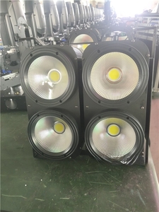 4 pezzi 100W LED COB RGBW Blinder palco pubblico viso COB colore bianco caldo Disco palco RGBW luce del pubblico - Product Image 2