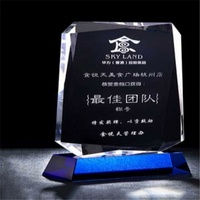 Trophées islamiques en cristal transparent faits à la main, gravés avec un design sportif d'art populaire, emballage personnalisé OEM/ODM en boîte cadeau