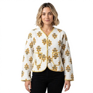 Veste courte pour femme en coton biologique 100% avec imprimé ethnique, matelassée, faite à la main, réversible, écologique, respirante, boutons recouverts de tissu vintage - Product Image 1