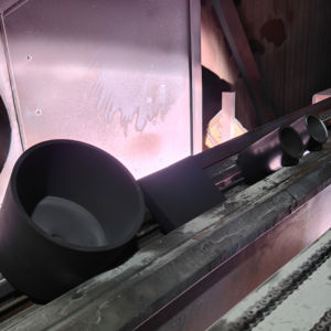 Sistema de pulverización de plasma Recubrimiento de óxido de itrio rociado en crisol de grafito y cristalizador - Product Image 1