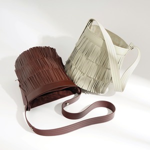 여성용 스웨이드 술 가죽 버킷 백 편안한 어깨 및 겨드랑이 클러치 백 - Product Image 4